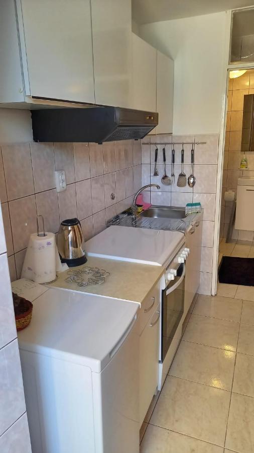 Vali Apartment Baska  Bagian luar foto